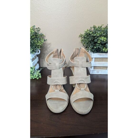 Qupid Women's Tan Suede Heels Shoes Size 7.5 Open Toe Strap Key Hole Super Clean - Picture 3 of 8